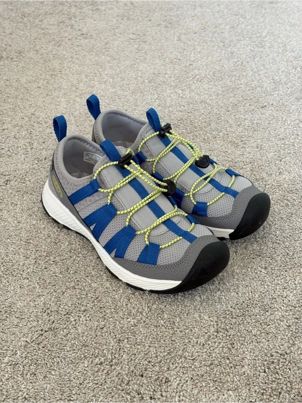 Kids Keen gray and blue Motozoa sneakers w/ neon yellow bungee laces, size 1